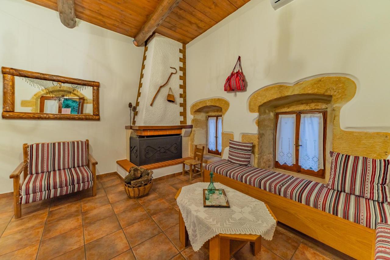 Villa Areti - Traditional Cozy Villa Embrosneros Εξωτερικό φωτογραφία