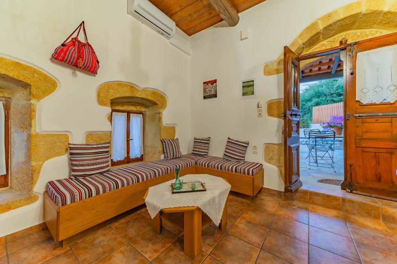 Villa Areti - Traditional Cozy Villa Embrosneros Εξωτερικό φωτογραφία